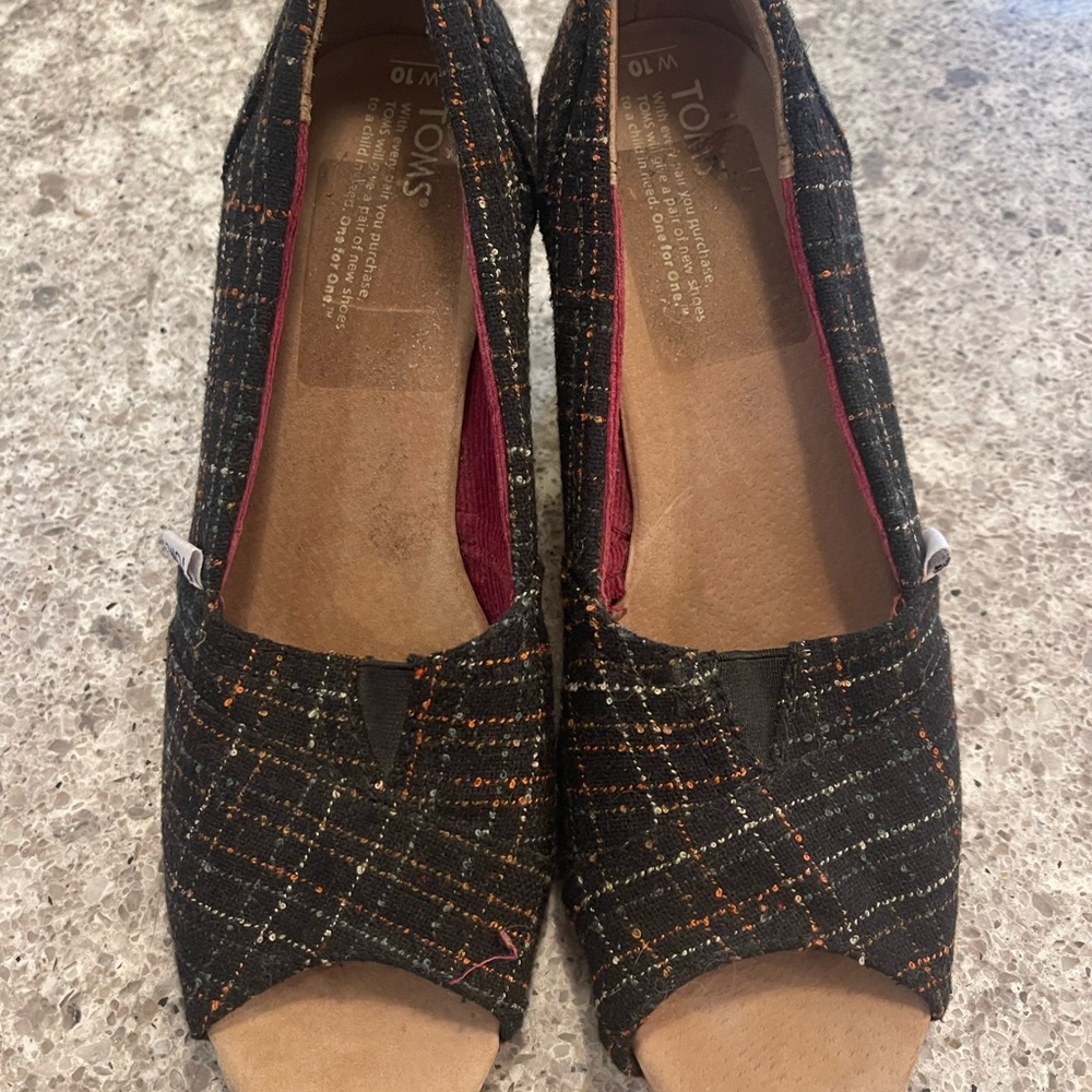 TOMS | Women's Black, cream, rust and light grey Cork Wedges Sz 10